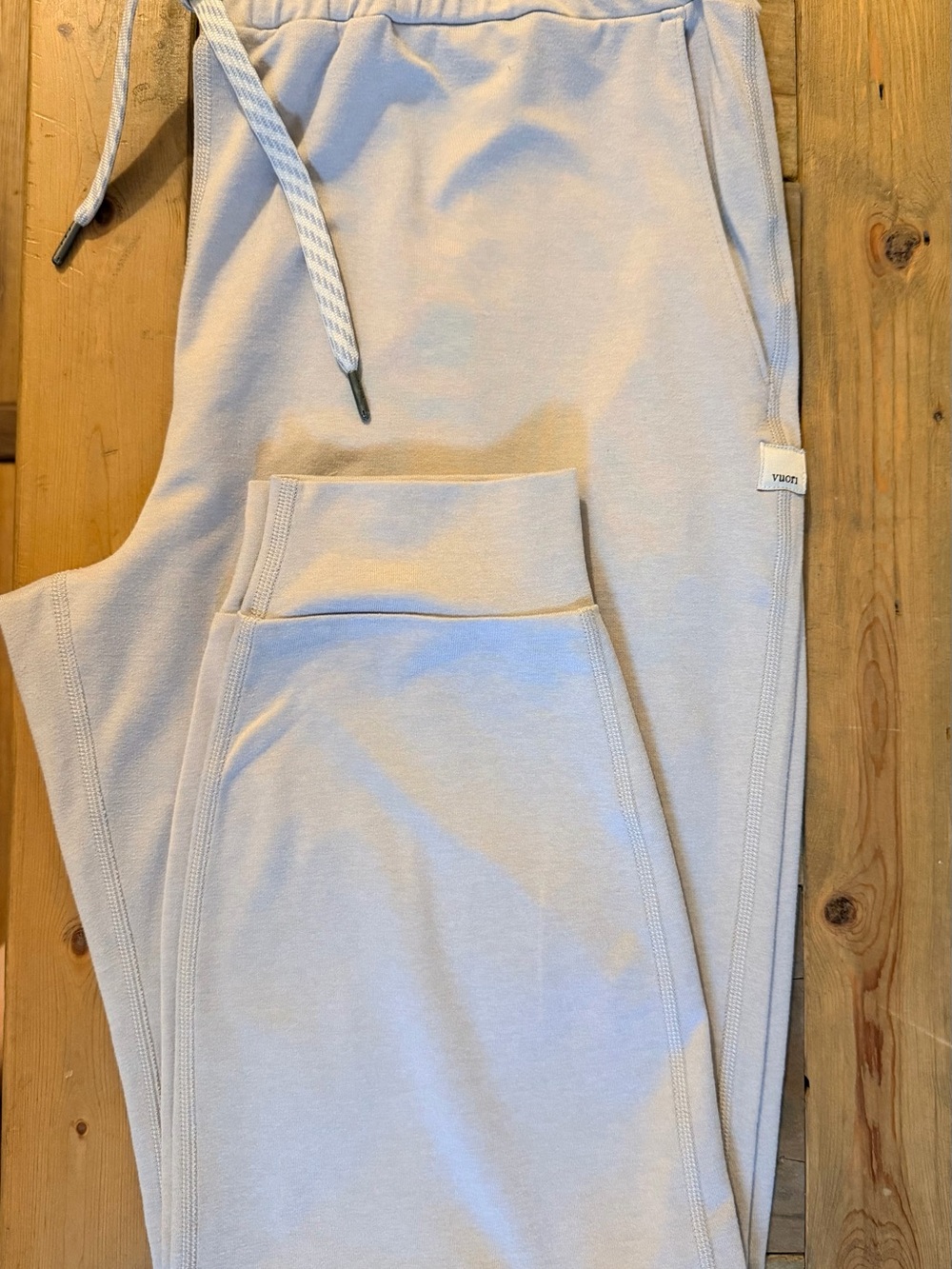Vuori Ecru women’s Jogger Sweatpants